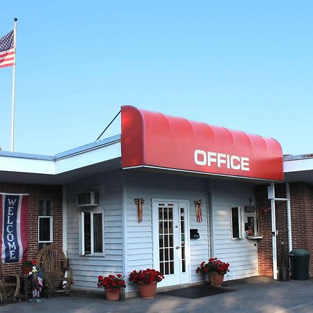 Budget Host Crestview Inn Sault Ste. Marie Exterior foto