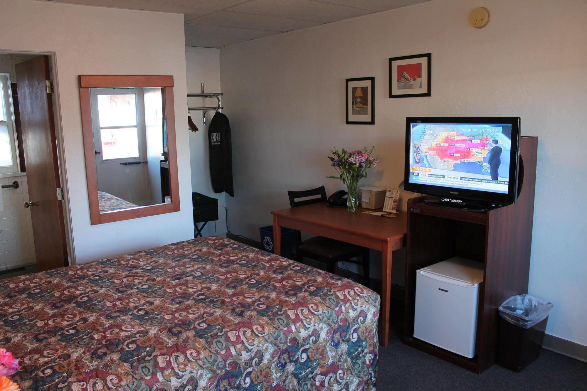 Budget Host Crestview Inn Sault Ste. Marie Exterior foto