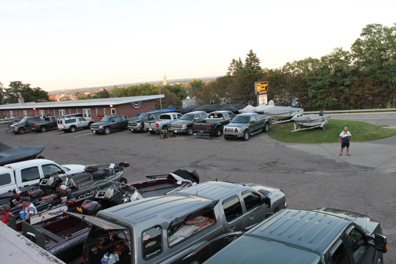 Budget Host Crestview Inn Sault Ste. Marie Exterior foto
